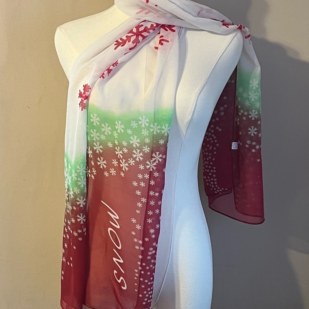 Snowflake Gradient Scarf - Picture 6 of 16